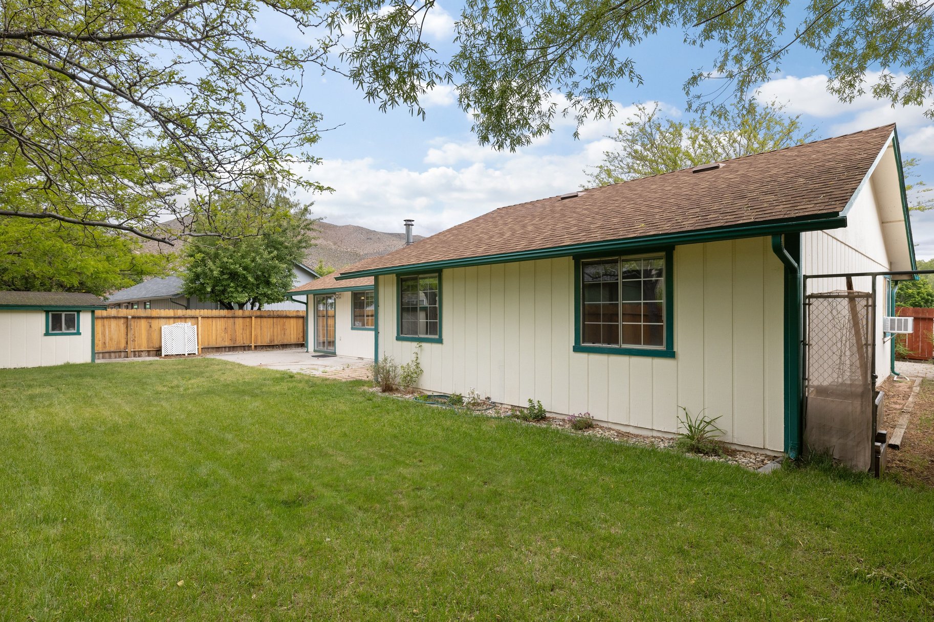  Move-in Ready. Great starter or investment home - 物件實景