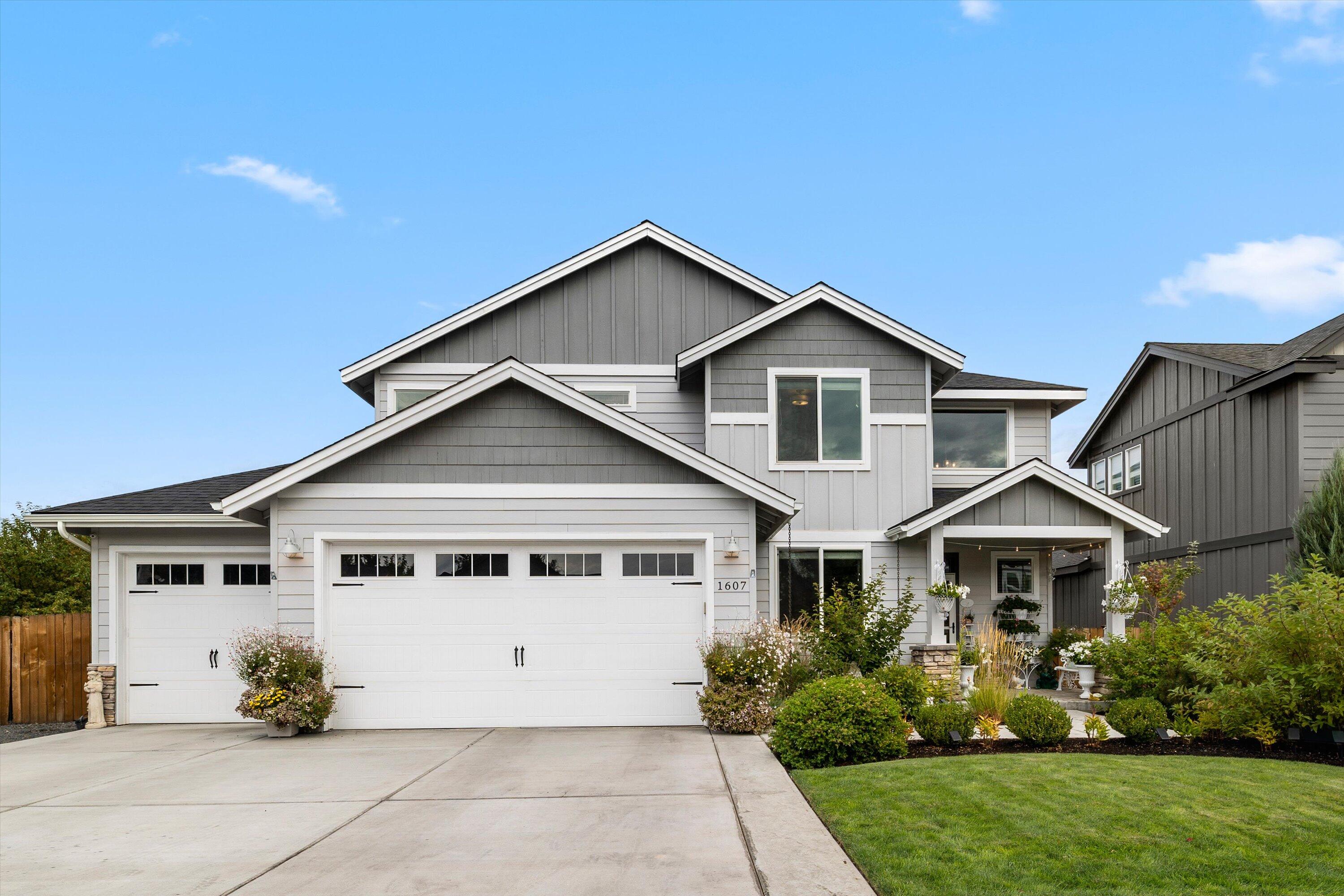 Redmond, Oregon, 97756, United States, 4 Bedrooms Bedrooms, ,3 BathroomsBathrooms,Residential,For Sale,1982797