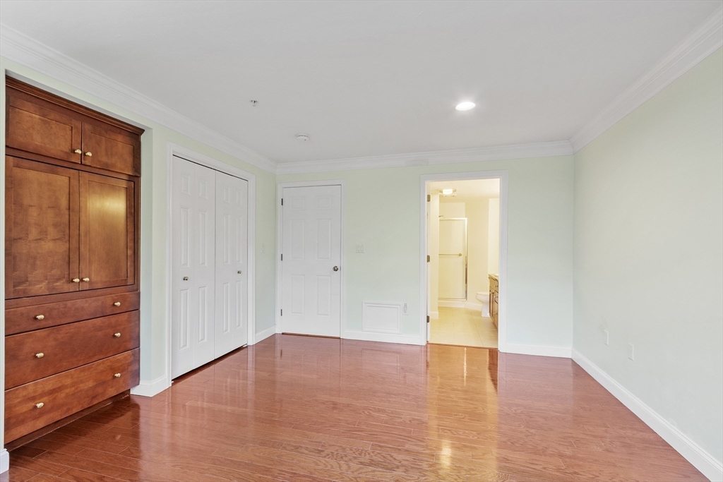 Chelmsford, Massachusetts, 01863, United States, 2 Bedrooms Bedrooms, ,2 BathroomsBathrooms,Residential,For Sale,1939125