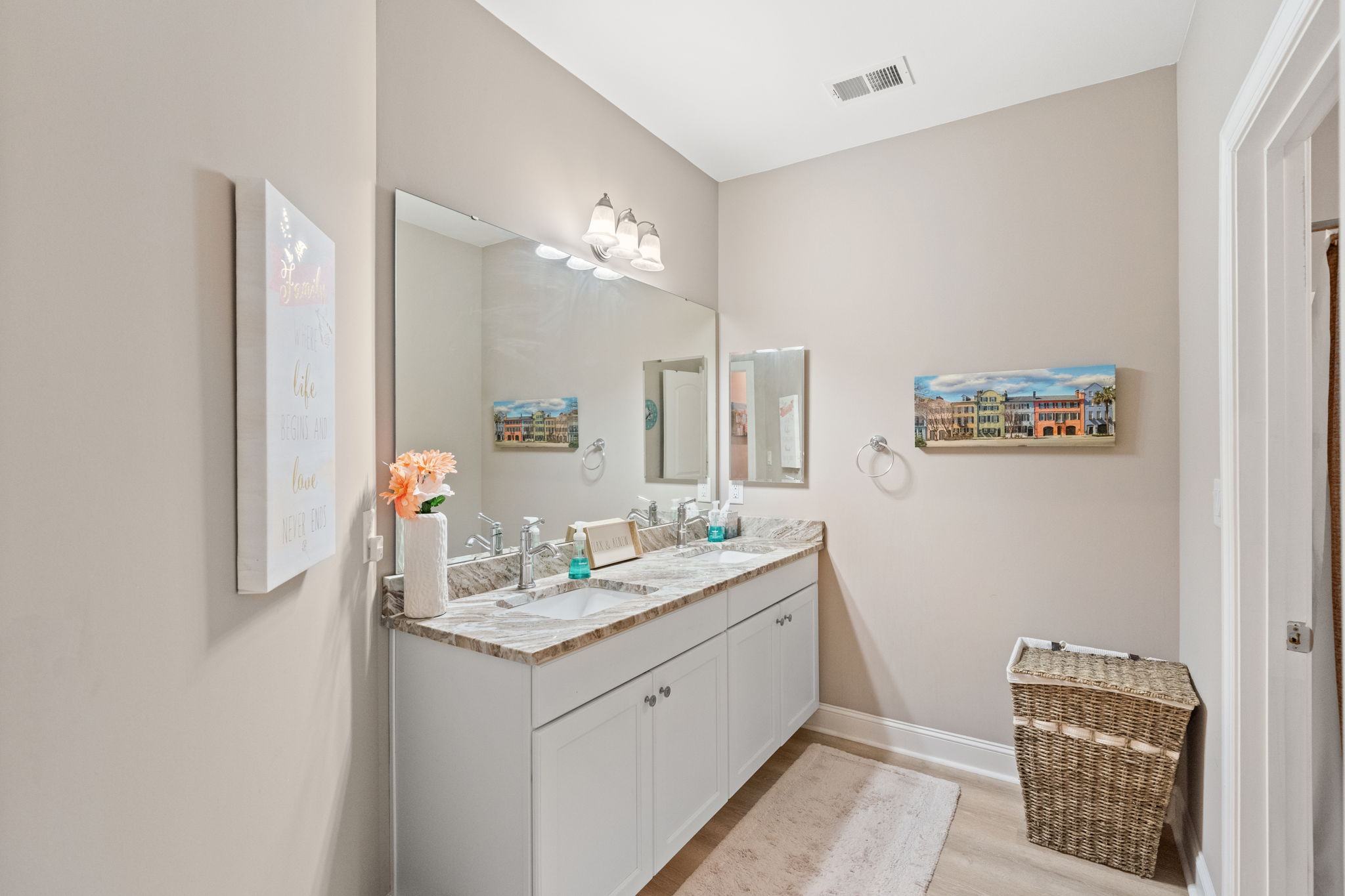 Murrells Inlet, South Carolina, 29576, United States, 5 Bedrooms Bedrooms, ,4 BathroomsBathrooms,Residential,For Sale,1982338