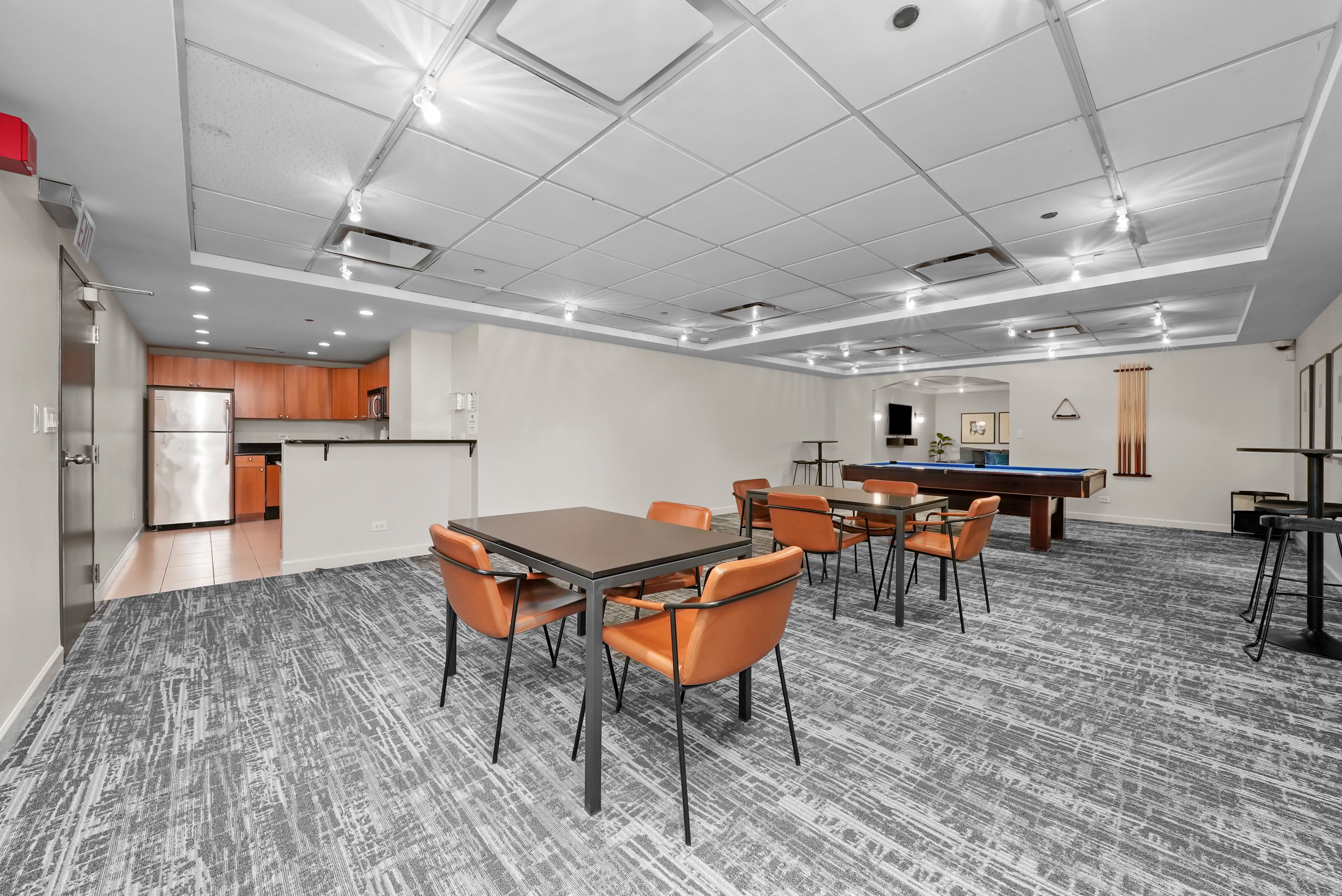  Spacious and Bright Perfectly Located in River North - 物件實景