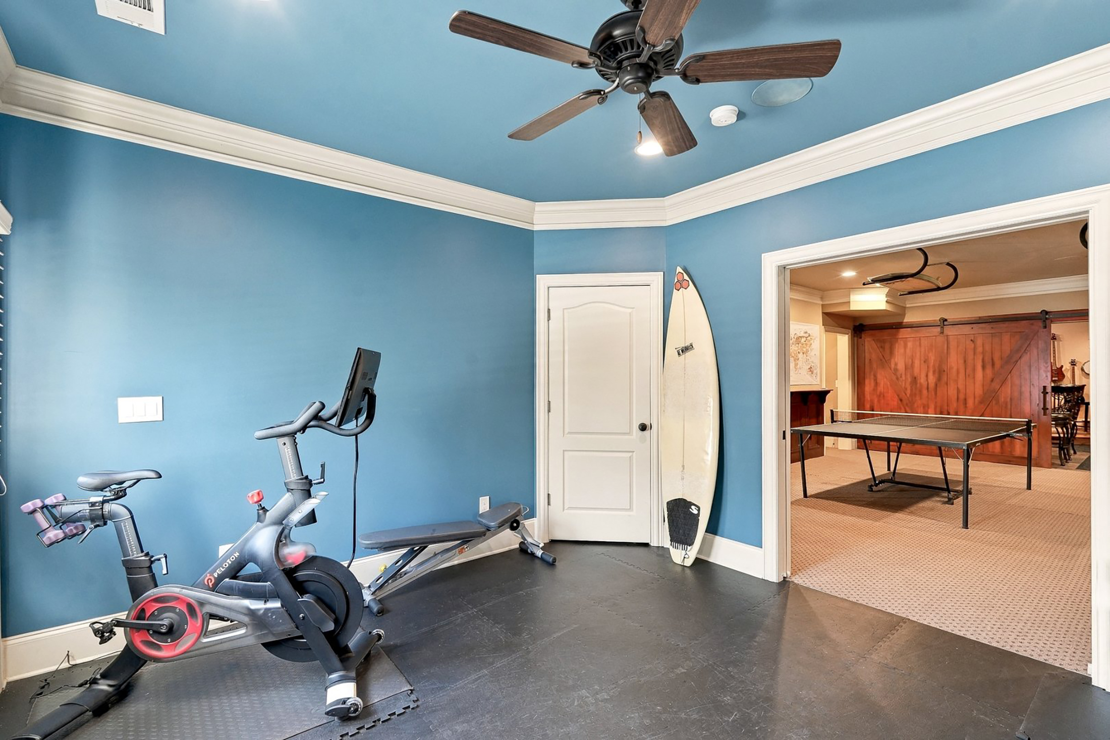  Exceptional Custom-Built Home with Theater, Full Bar and Private Gym - 物件實景