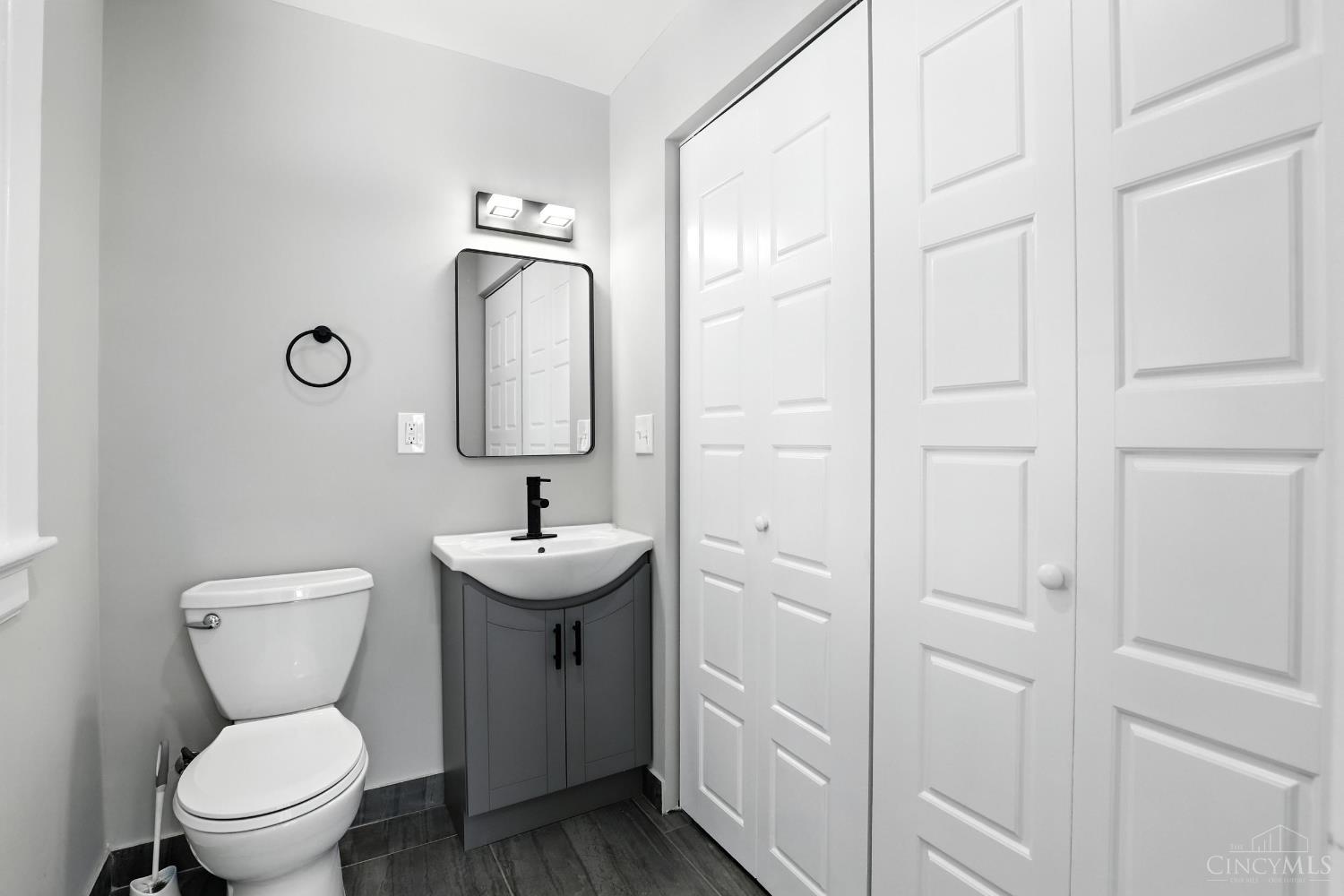 Cincinnati, Ohio, 45209, United States, 3 Bedrooms Bedrooms, ,3 BathroomsBathrooms,Residential,For Sale,1908402