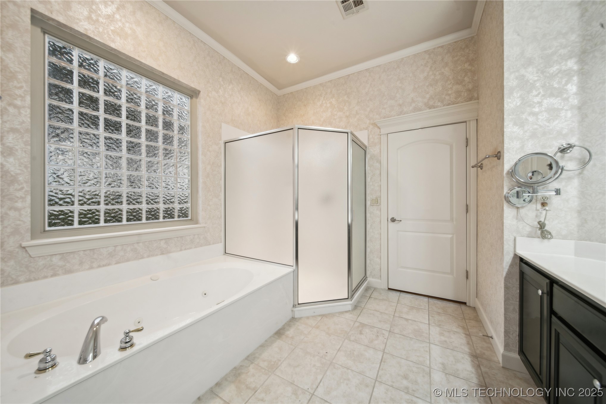 Tulsa, Oklahoma, 74145, United States, 5 Bedrooms Bedrooms, ,4 BathroomsBathrooms,Residential,For Sale,1758720