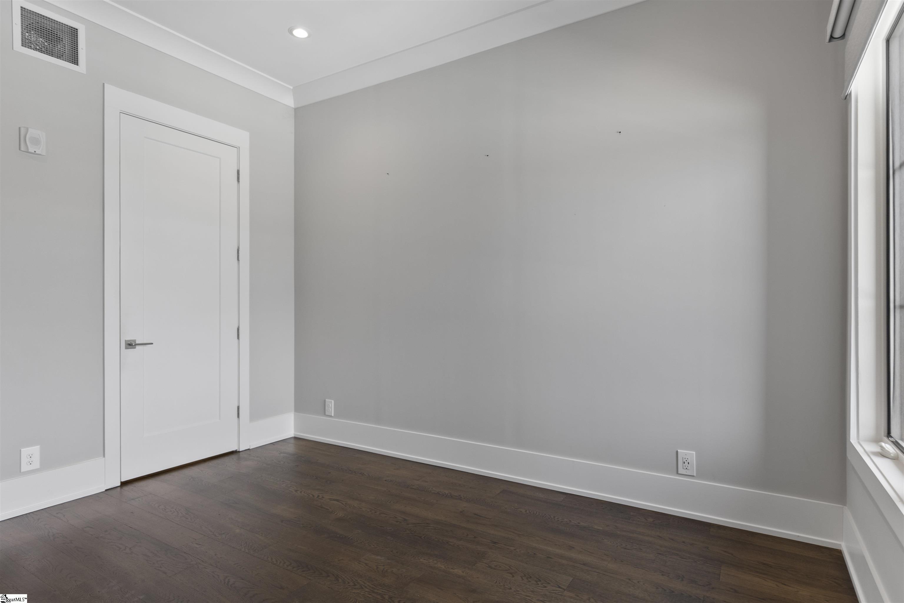 Greenville, South Carolina, 29601, United States, 2 Bedrooms Bedrooms, ,2 BathroomsBathrooms,Residential,For Sale,1777131