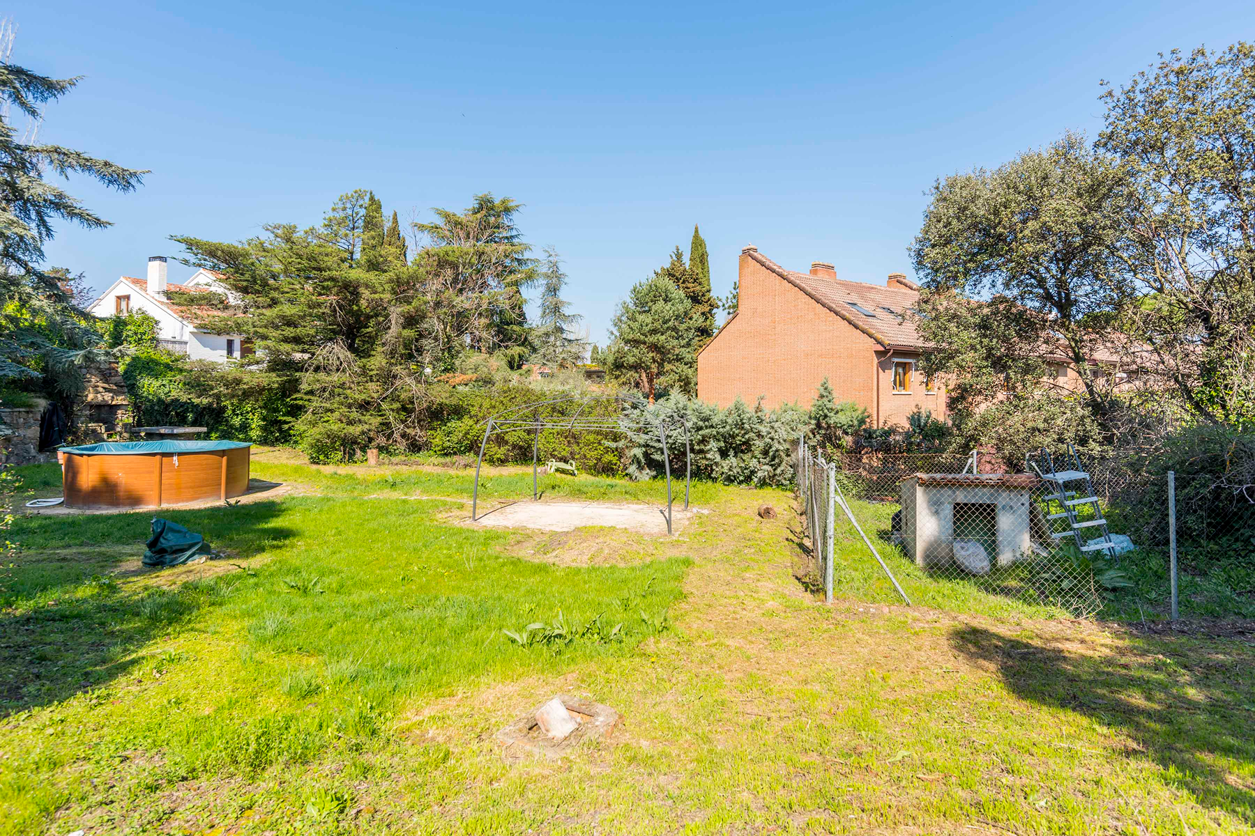  Wonderful hectare plot in La Moraleja - 物件實景