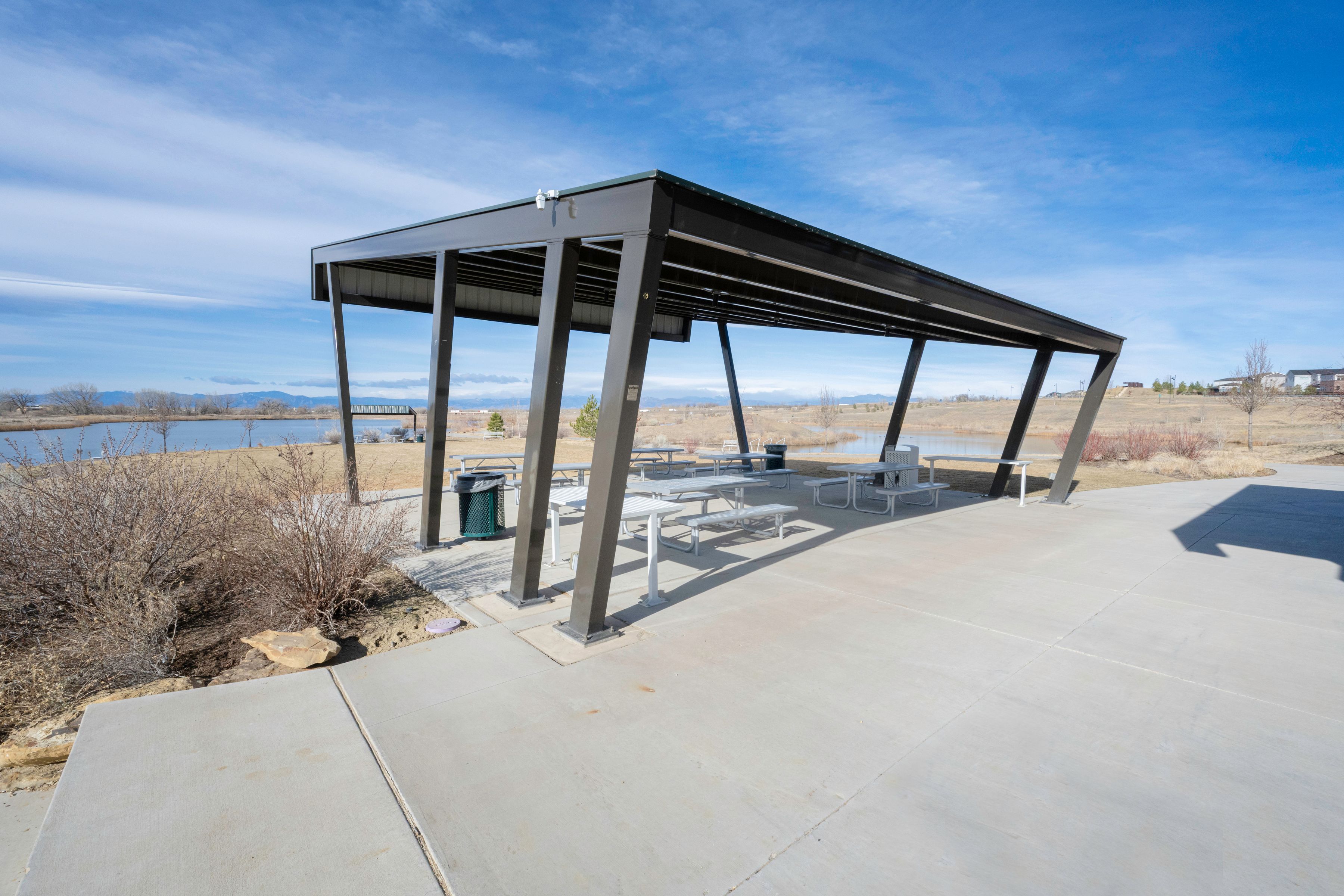  Spacious Ranch-Style Home Ideally Situated on a Cul-de-Sac - 物件實景