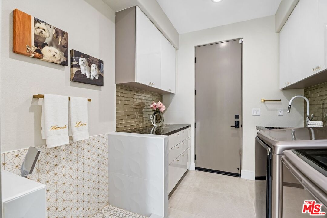 Palm Desert, California, 92211, United States, 3 Bedrooms Bedrooms, ,4 BathroomsBathrooms,Residential,For Sale,1997361