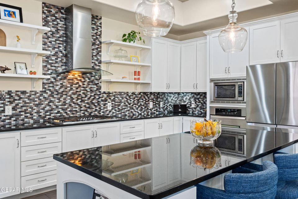 El Paso, Texas, 79912, United States, 4 Bedrooms Bedrooms, ,3 BathroomsBathrooms,Residential,For Sale,1997746