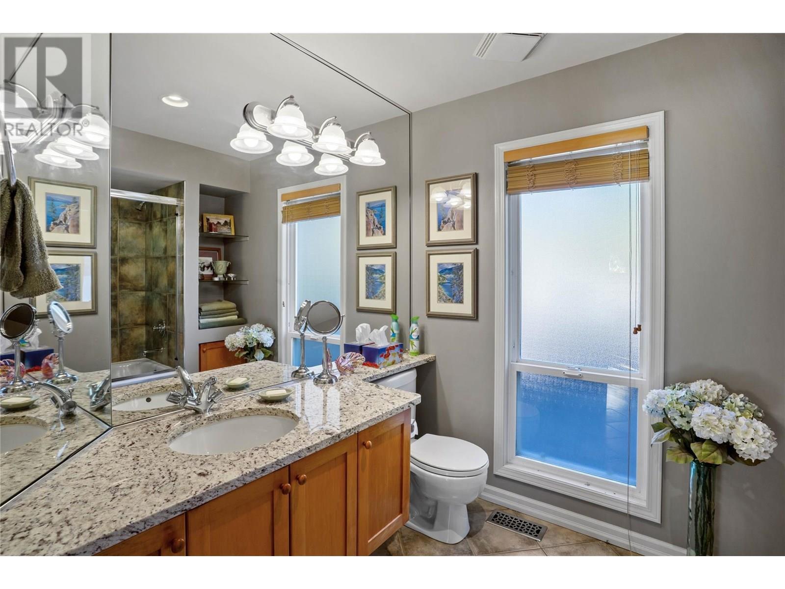 KELOWNA, British Columbia, V1V 2C3, CA, 5 Bedrooms Bedrooms, ,2 BathroomsBathrooms,Residential,For Sale,1911113