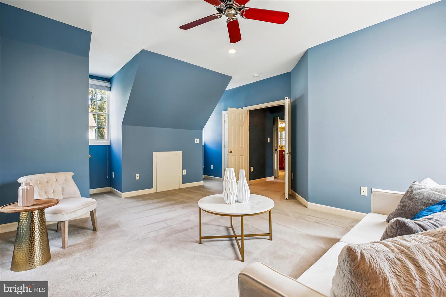 Gaithersburg, Maryland, 20878, United States, 5 Bedrooms Bedrooms, ,5 BathroomsBathrooms,Residential,For Sale,1907649