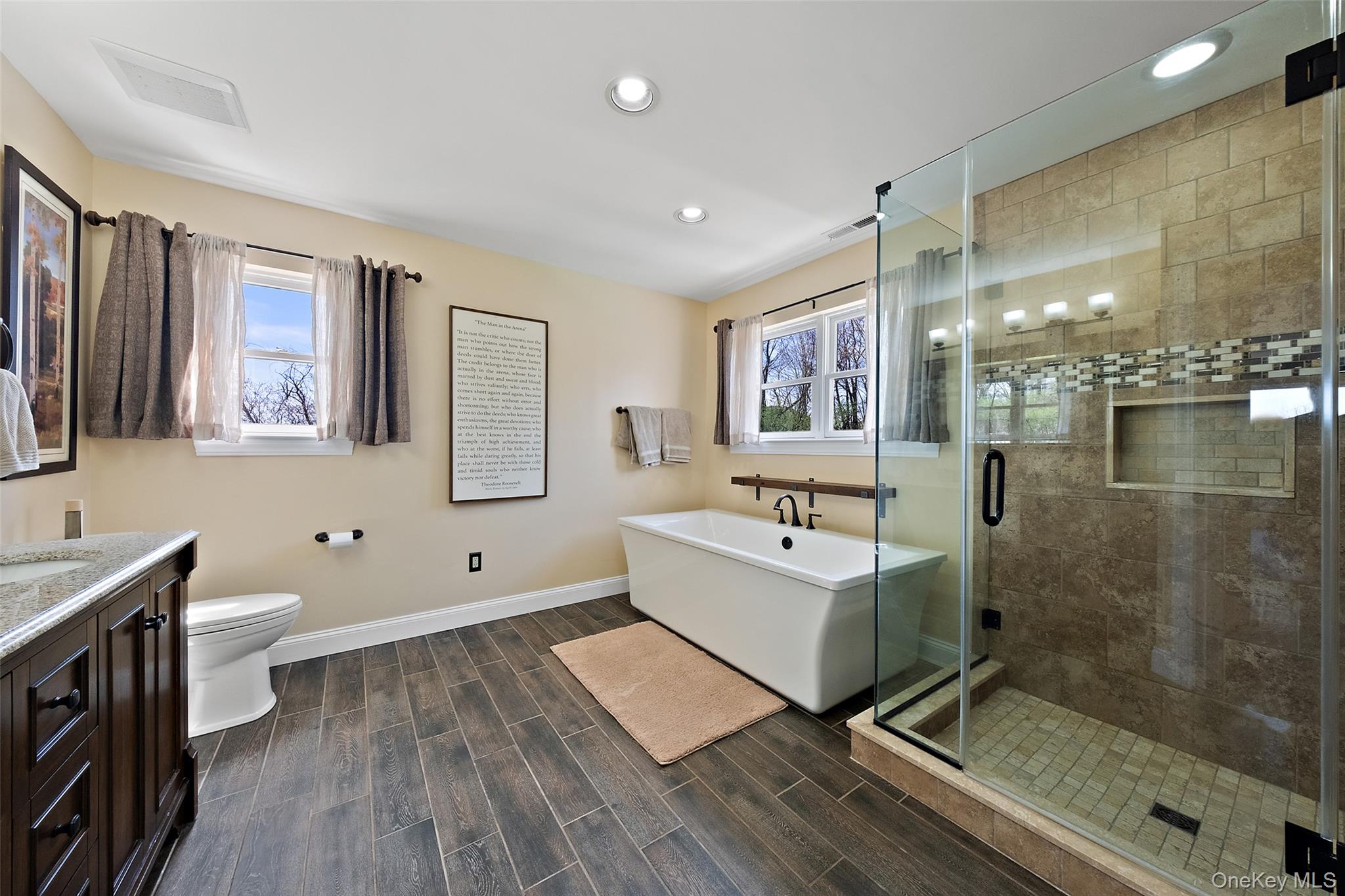 Poughkeepsie, New York, 12603, United States, 4 Bedrooms Bedrooms, ,5 BathroomsBathrooms,Residential,For Sale,1916939