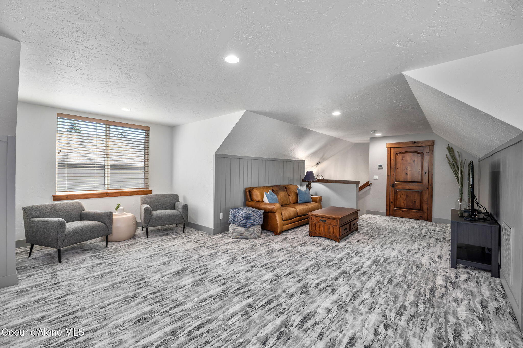 Coeur d'Alene, Idaho, 83814, United States, 3 Bedrooms Bedrooms, ,3 BathroomsBathrooms,Residential,For Sale,1976305