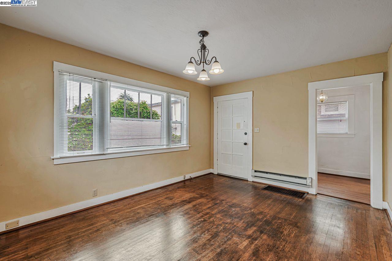 Alameda, California, 94501, United States, 1 Bedroom Bedrooms, ,1 BathroomBathrooms,Residential,For Sale,1917026