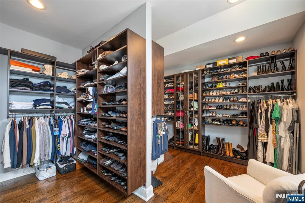 Cliffside Park, New Jersey, 07010, United States, 4 Bedrooms Bedrooms, ,5 BathroomsBathrooms,Residential,For Sale,1998497