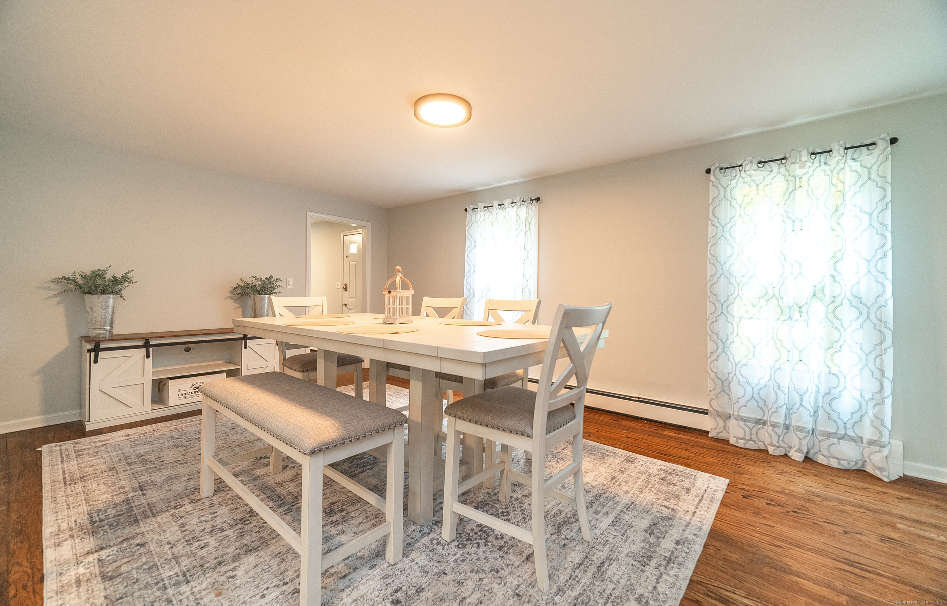 Clinton, Connecticut, 06413, United States, 3 Bedrooms Bedrooms, ,3 BathroomsBathrooms,Residential,For Sale,1939957