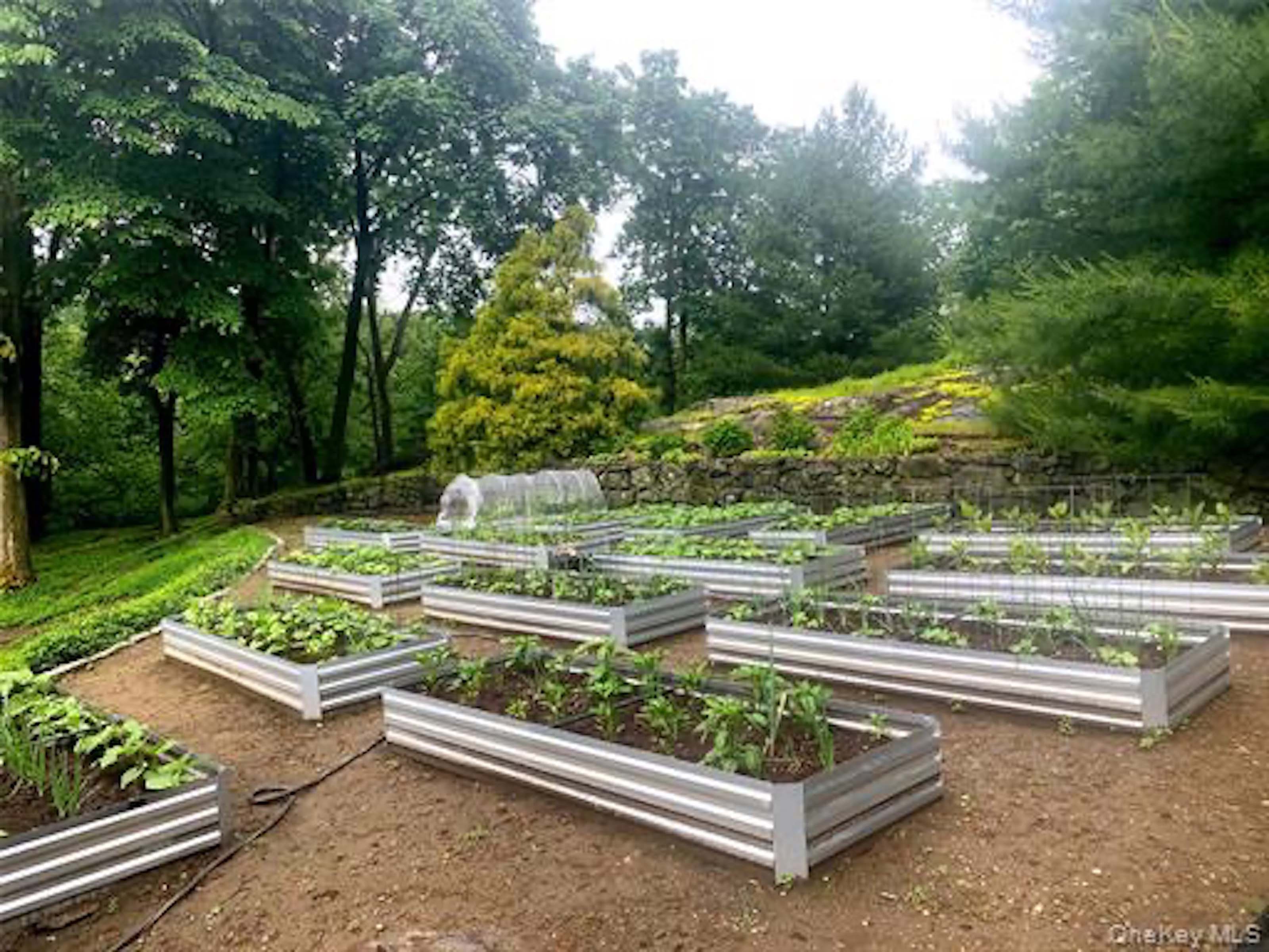  Rare chance to own a cherished piece of the historic Warburg Estate. - 物件實景