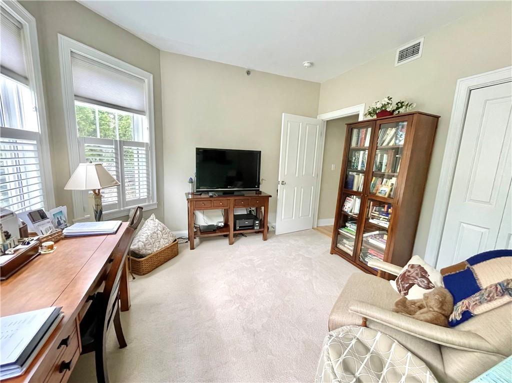 Tiverton, Rhode Island, 02878, United States, 2 Bedrooms Bedrooms, ,2 BathroomsBathrooms,Residential,For Sale,1928076