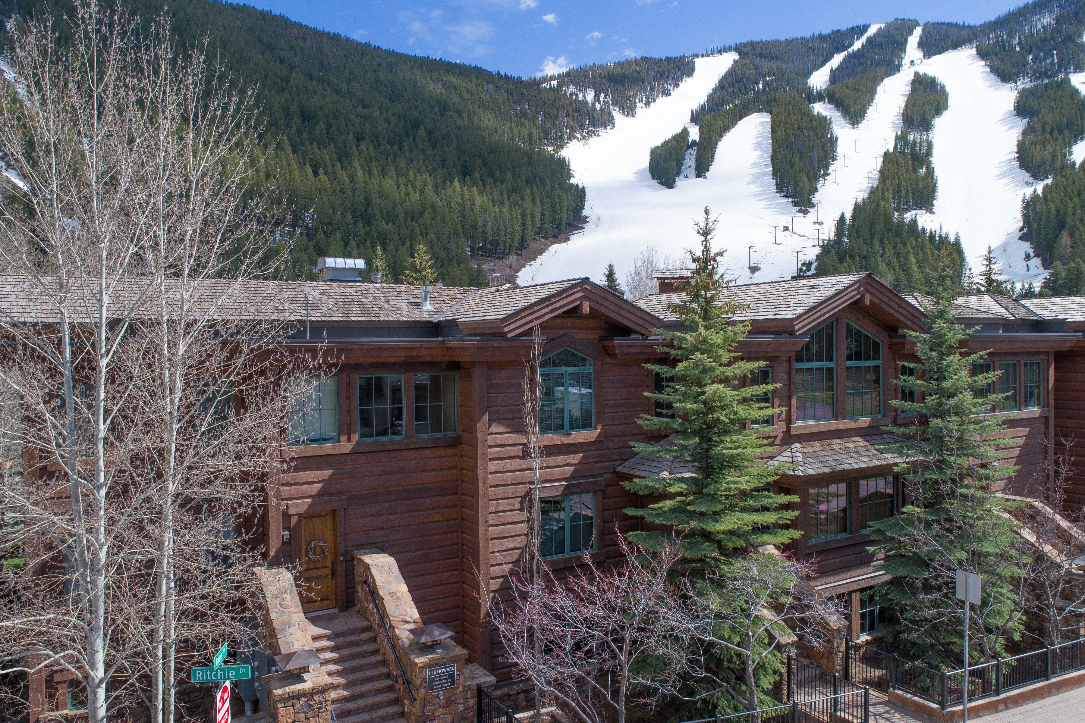  Nothing Compares to Life at the Base of Warm Springs - 物件實景