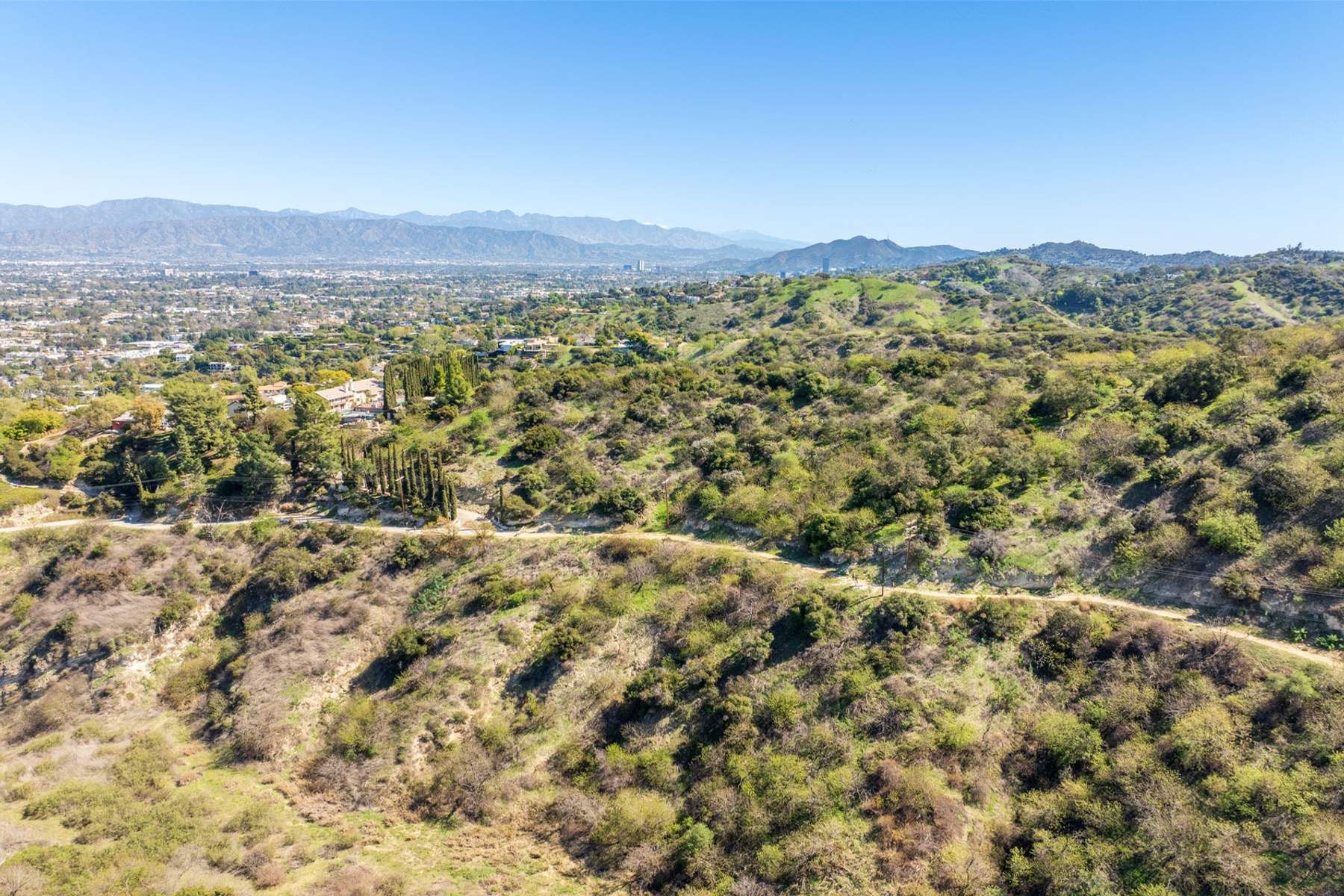  13511 Mulholland Dr - 物件實景