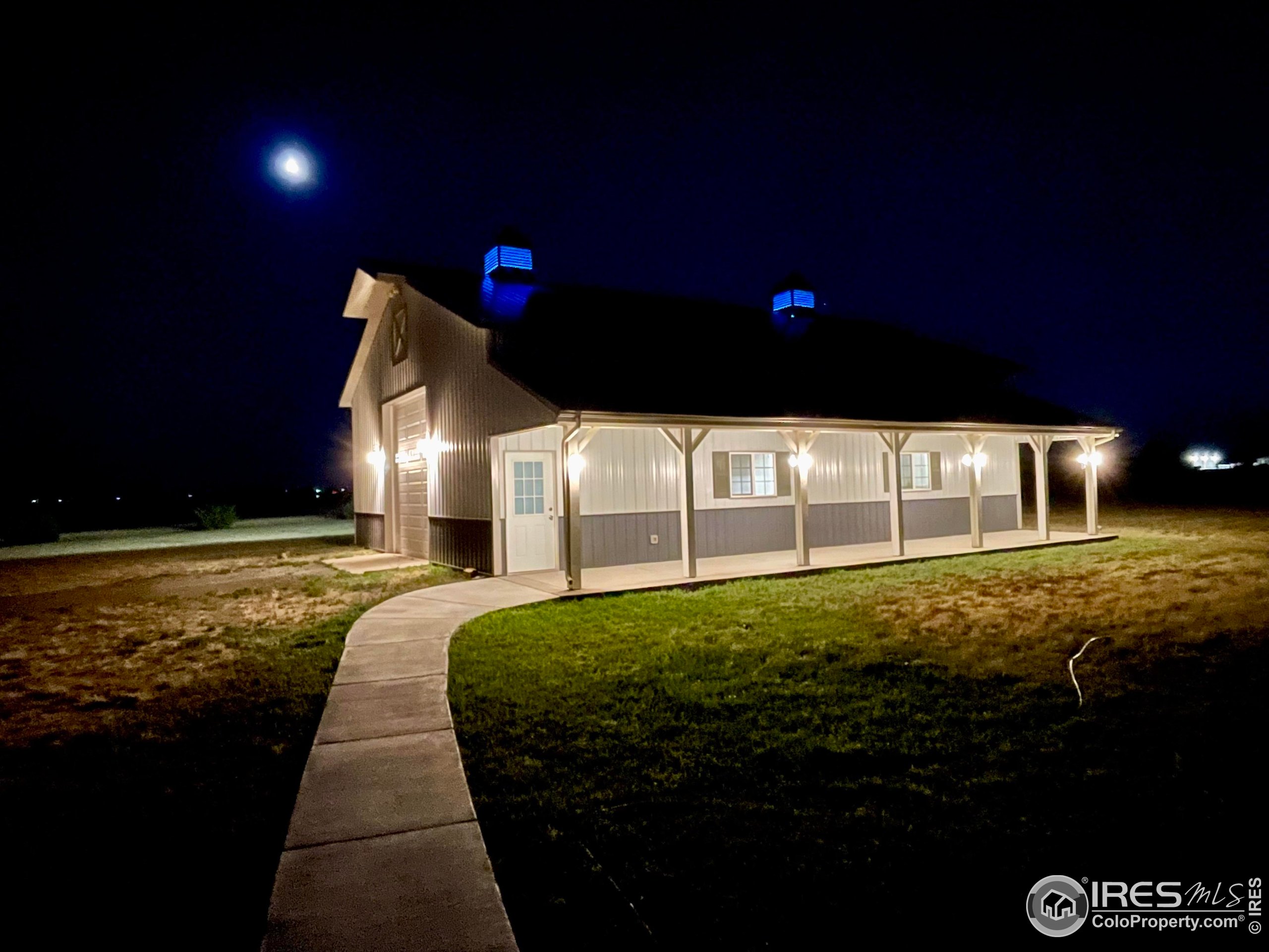 Strasburg, Colorado, 80136, United States, 3 Bedrooms Bedrooms, ,4 BathroomsBathrooms,Residential,For Sale,1991126