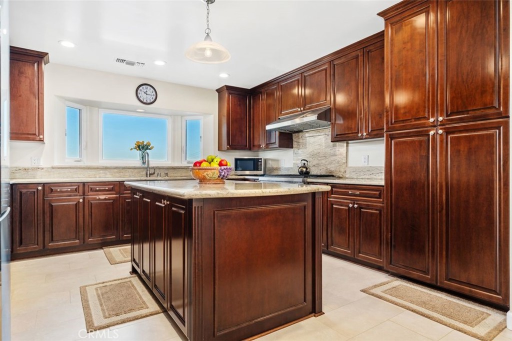 Torrance, California, 90505, United States, 4 Bedrooms Bedrooms, ,3 BathroomsBathrooms,Residential,For Sale,1992136