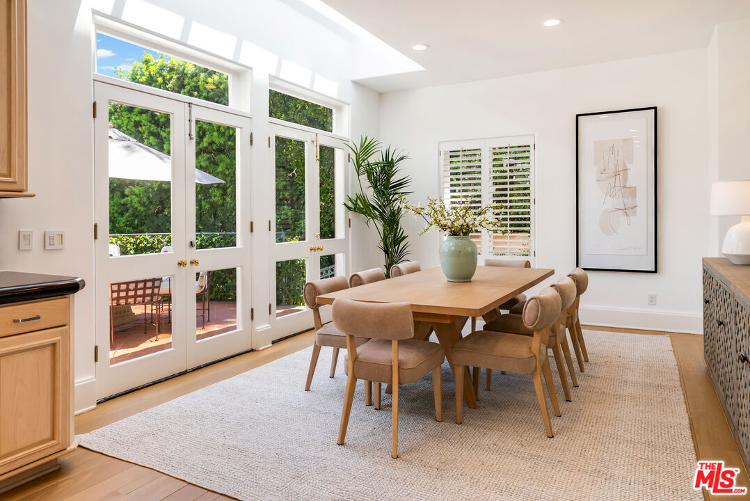 Beverly Hills, California, 90210, United States, 6 Bedrooms Bedrooms, ,8 BathroomsBathrooms,Residential,For Sale,1926509