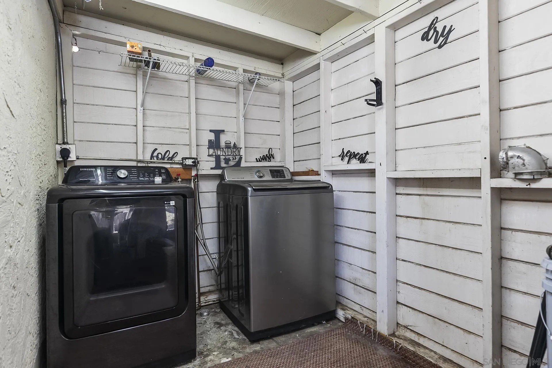 Alpine, California, 91901, United States, 3 Bedrooms Bedrooms, ,2 BathroomsBathrooms,Residential,For Sale,1990972