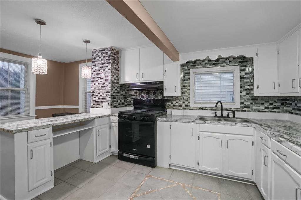 Woonsocket, Rhode Island, 02895, United States, 7 Bedrooms Bedrooms, ,3 BathroomsBathrooms,Residential,For Sale,2006468