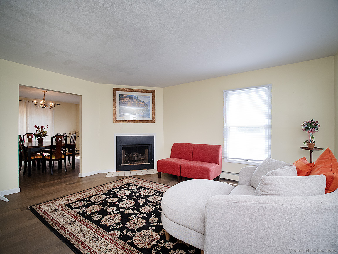 Woodbridge, Connecticut, 06525, United States, 4 Bedrooms Bedrooms, ,4 BathroomsBathrooms,Residential,For Sale,1906331
