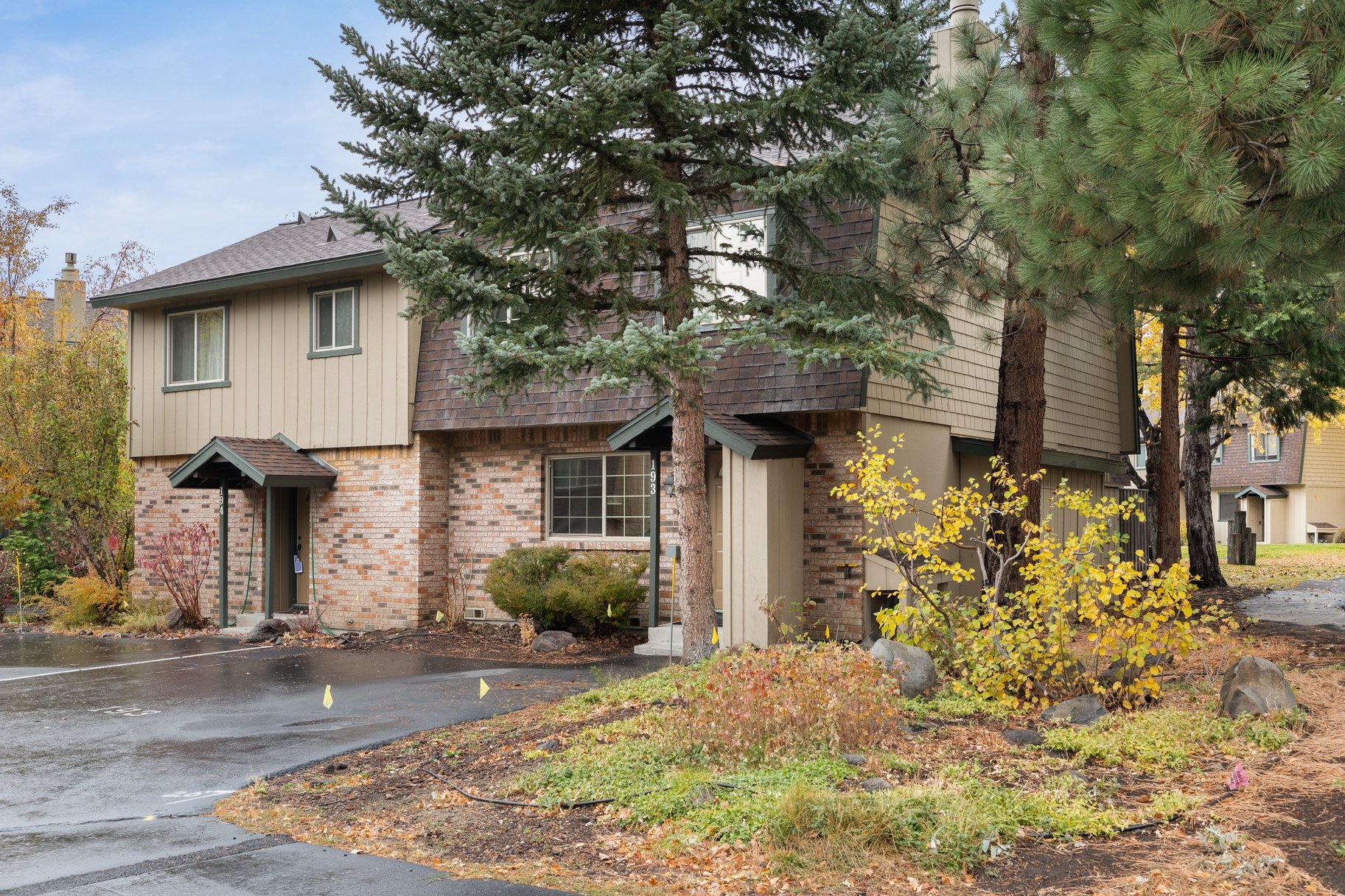  Updated and Well Located Lake Forest Glen Condo - 物件實景