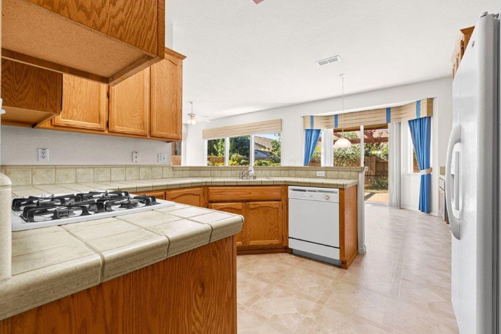 Galt, California, 95632, United States, 3 Bedrooms Bedrooms, ,2 BathroomsBathrooms,Residential,For Sale,1983773