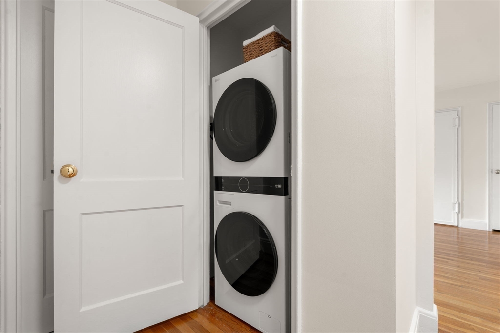 Brookline, Massachusetts, 02445, United States, 2 Bedrooms Bedrooms, ,1 BathroomBathrooms,Residential,For Sale,1941994