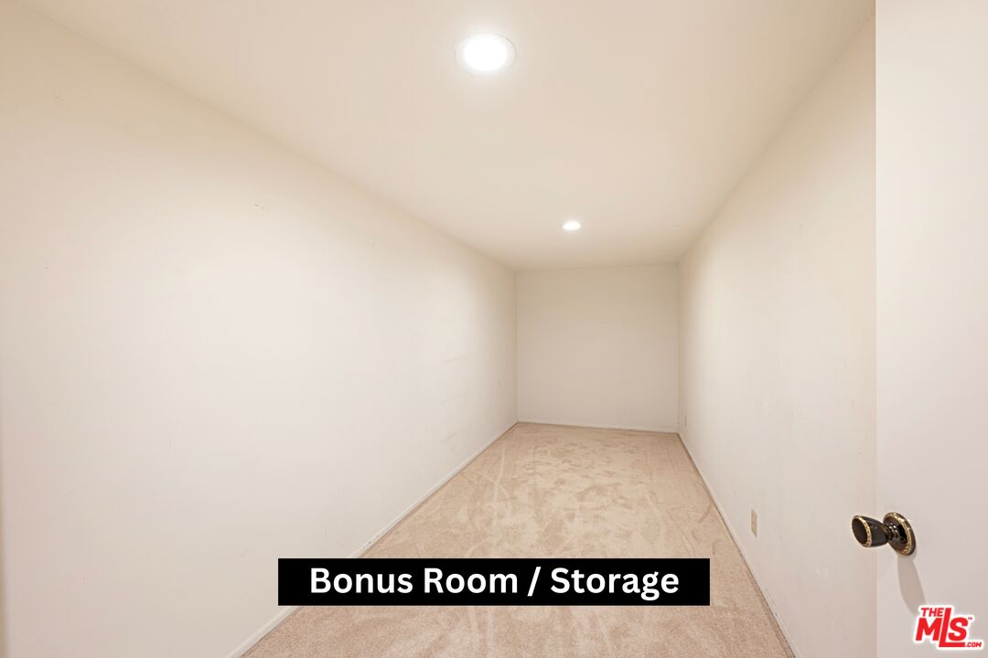 Pacific Palisades, California, 90272, United States, 3 Bedrooms Bedrooms, ,2 BathroomsBathrooms,Residential,For Sale,1926101