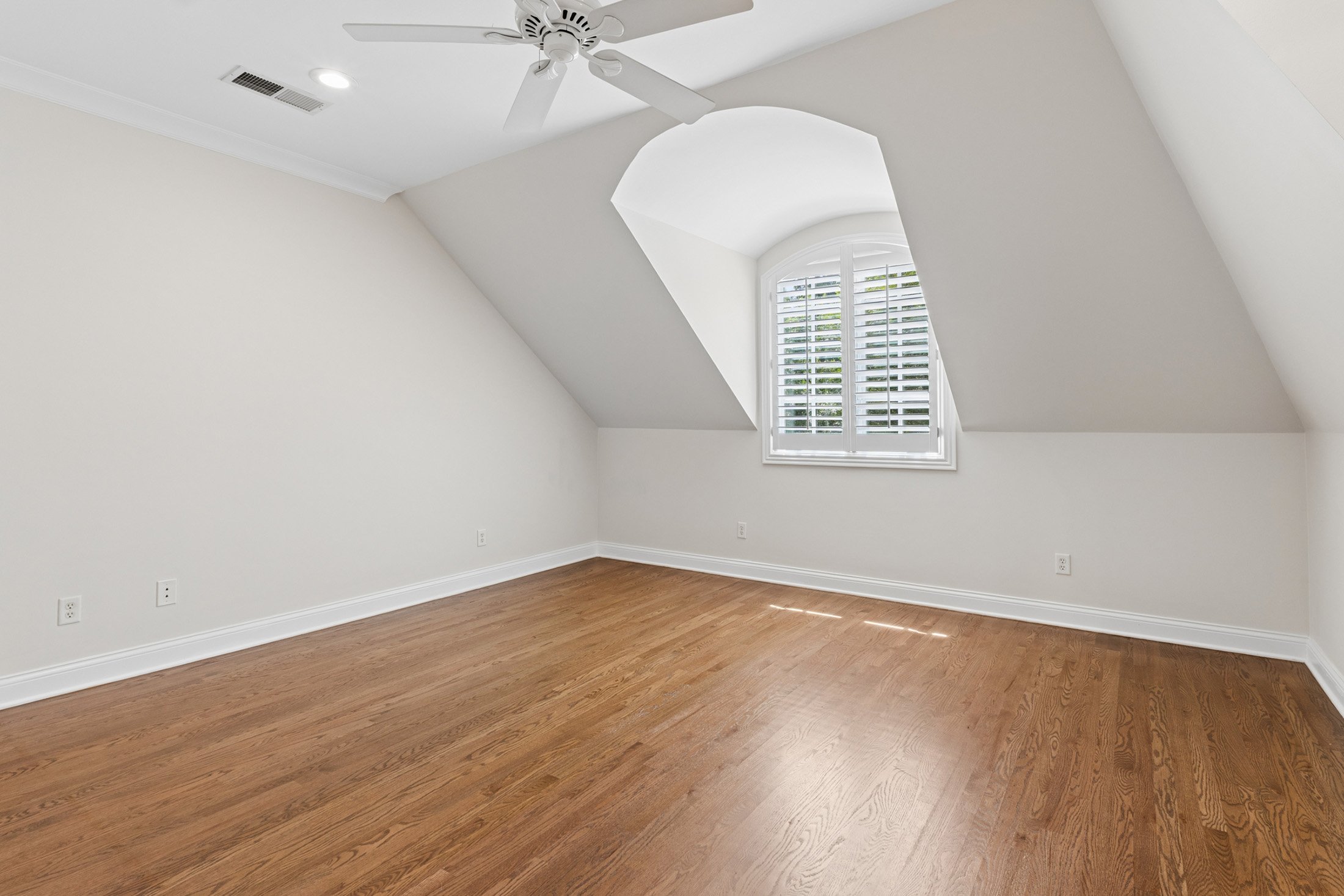  Timeless Design, Privacy, and Exceptional Outdoor Living in Sandy Springs - 物件實景