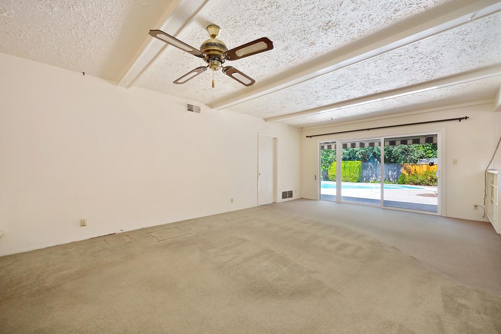Roseville, California, 95678, United States, 3 Bedrooms Bedrooms, ,2 BathroomsBathrooms,Residential,For Sale,1940546