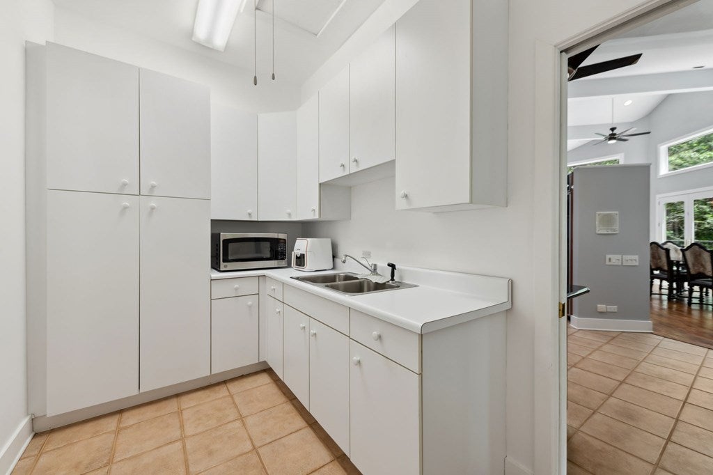 Ellijay, Georgia, 30540, United States, 5 Bedrooms Bedrooms, ,5 BathroomsBathrooms,Residential,For Sale,1868155