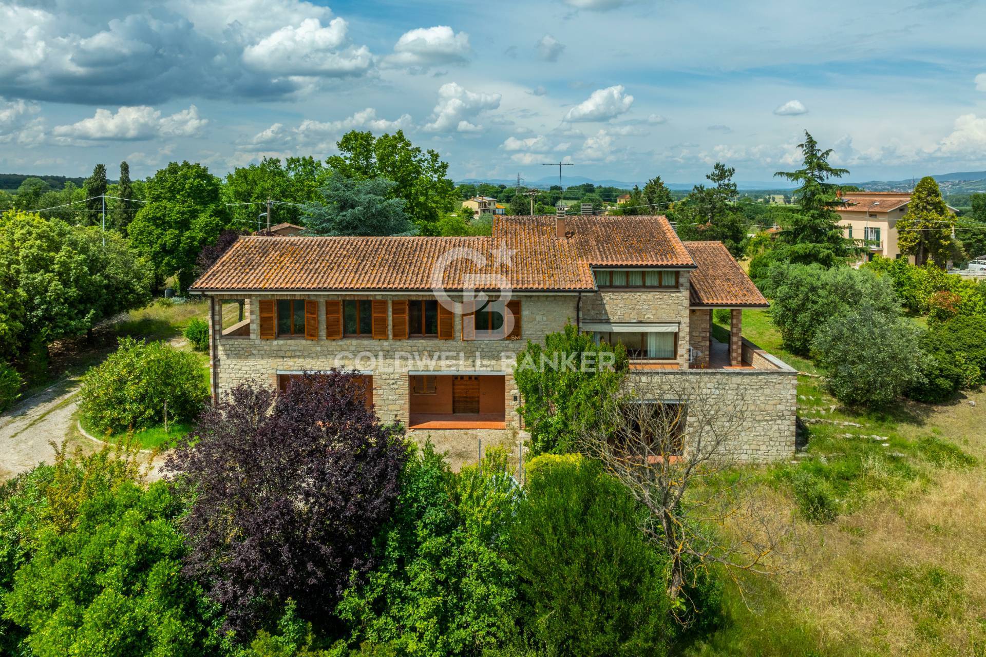 Fratta Todina, Perugia, 06054, IT, 6 Bedrooms Bedrooms, ,6 BathroomsBathrooms,Residential,For Sale,1850046