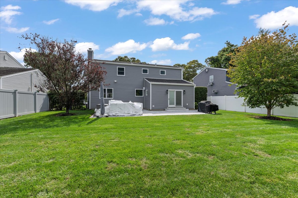 Sayville, New York, 11782, United States, 4 Bedrooms Bedrooms, ,3 BathroomsBathrooms,Residential,For Sale,1982763