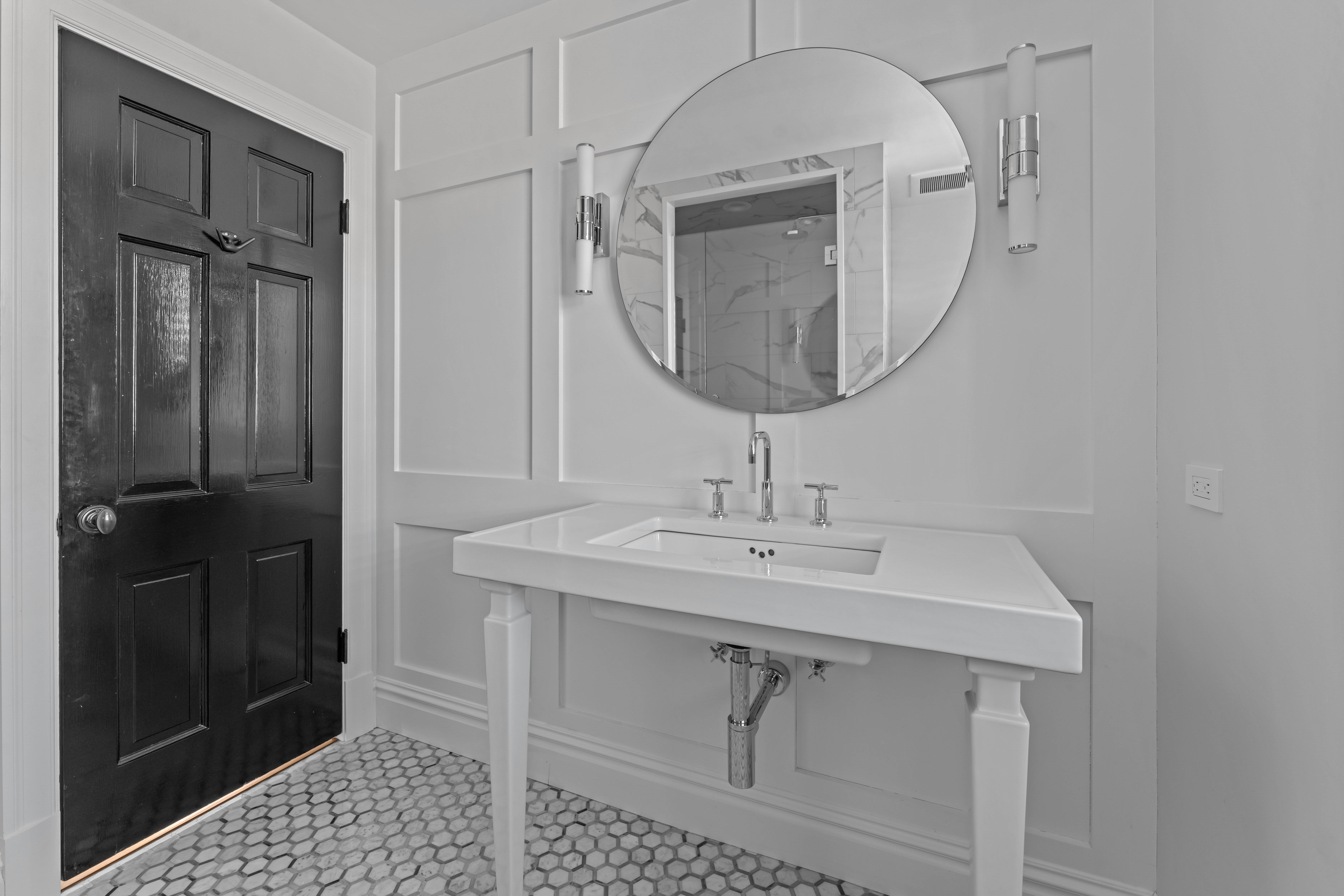  Stunning Private Estate Tucked Away on one of Ladue