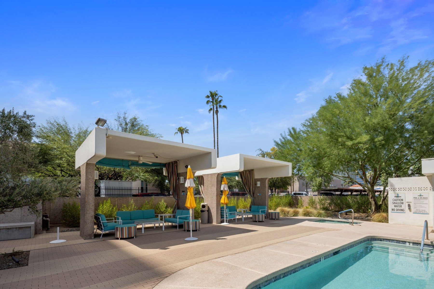  2323 N Central Ave¦Phoenix, AZ - 物件實景
