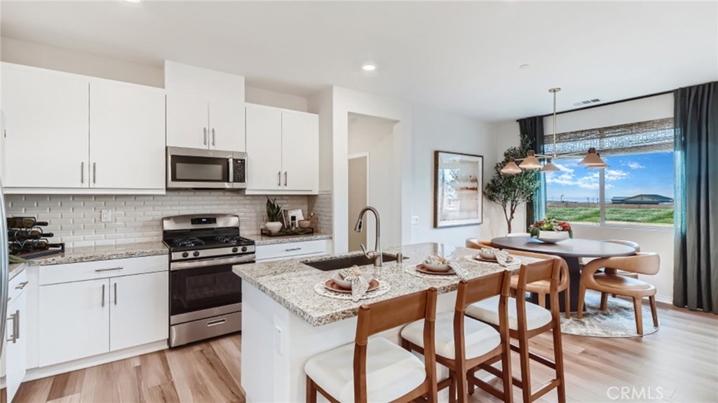 Fontana, California, 92336, United States, 3 Bedrooms Bedrooms, ,2 BathroomsBathrooms,Residential,For Sale,1881088