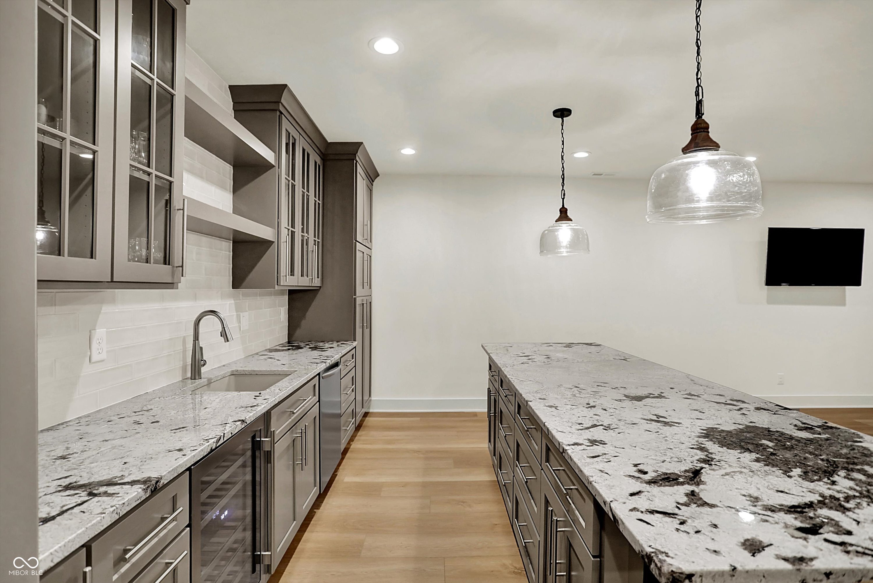 Bargersville, Indiana, 46106, United States, 5 Bedrooms Bedrooms, ,6 BathroomsBathrooms,Residential,For Sale,1983672