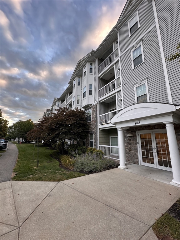 Braintree, Massachusetts, 02184, United States, 2 Bedrooms Bedrooms, ,2 BathroomsBathrooms,Residential,For Sale,1981592