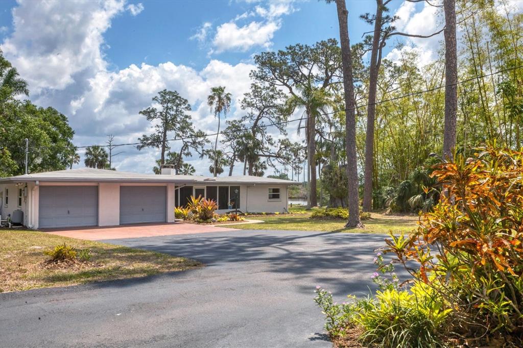 Bradenton, Florida, 34208, United States, 3 Bedrooms Bedrooms, ,2 BathroomsBathrooms,Residential,For Sale,1960554