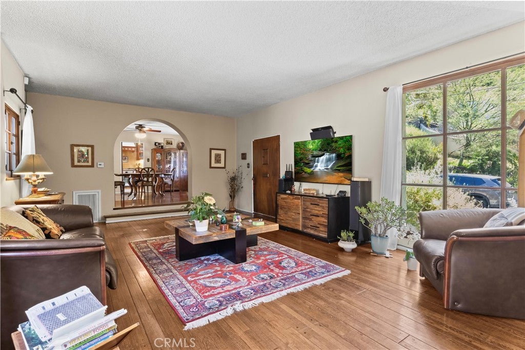 Glendale, California, 91206, United States, 2 Bedrooms Bedrooms, ,2 BathroomsBathrooms,Residential,For Sale,1914154