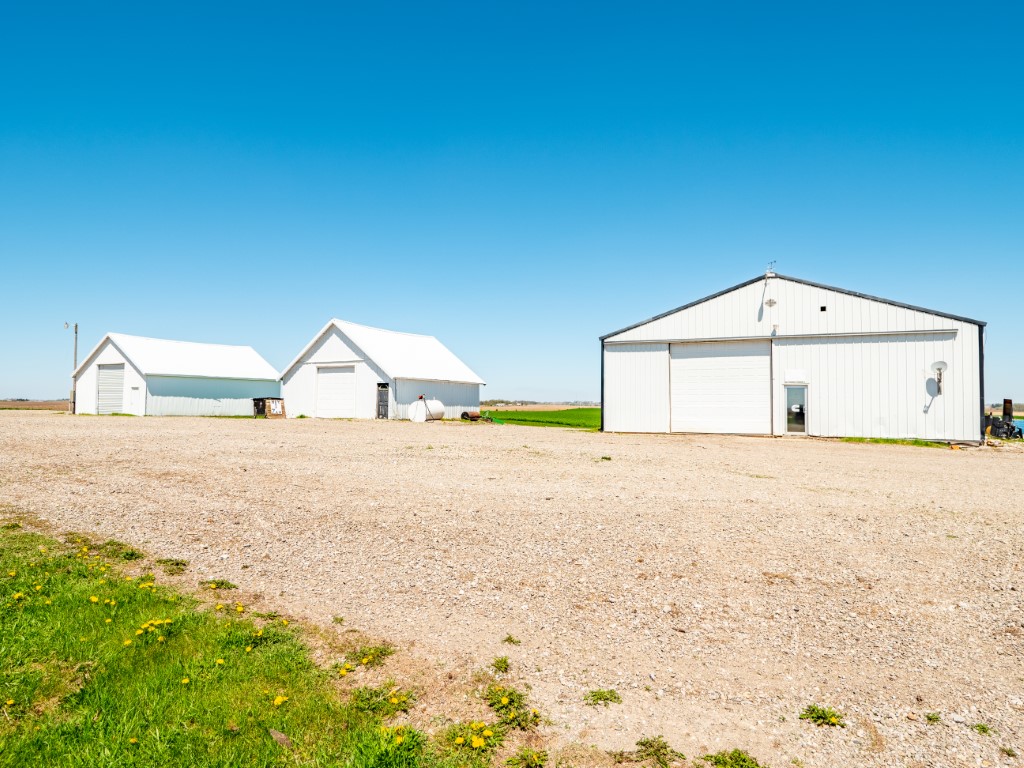 Sheffield, Iowa, 50475, United States, 3 Bedrooms Bedrooms, ,2 BathroomsBathrooms,Residential,For Sale,1976562