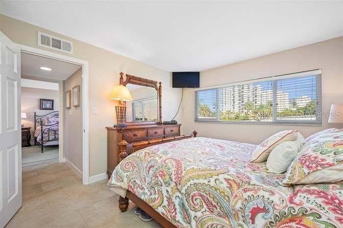 CLEARWATER BEACH, Florida, 33767, United States, 2 Bedrooms Bedrooms, ,2 BathroomsBathrooms,Residential,For Sale,1914241