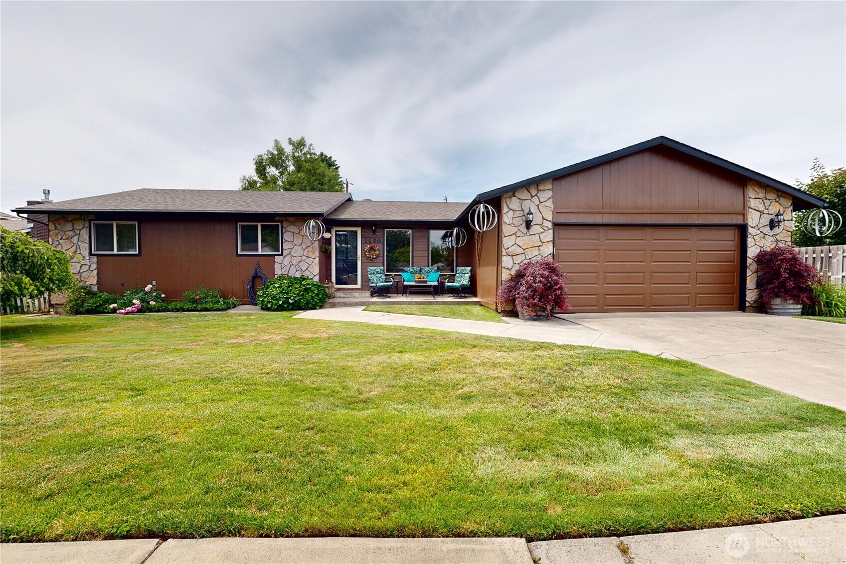 Walla Walla, Washington, 99362, United States, 3 Bedrooms Bedrooms, ,2 BathroomsBathrooms,Residential,For Sale,1934674