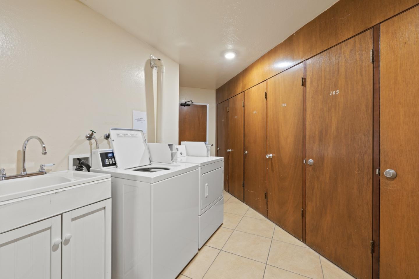 San Mateo, California, 94401, United States, 1 Bedroom Bedrooms, ,1 BathroomBathrooms,Residential,For Sale,1951170